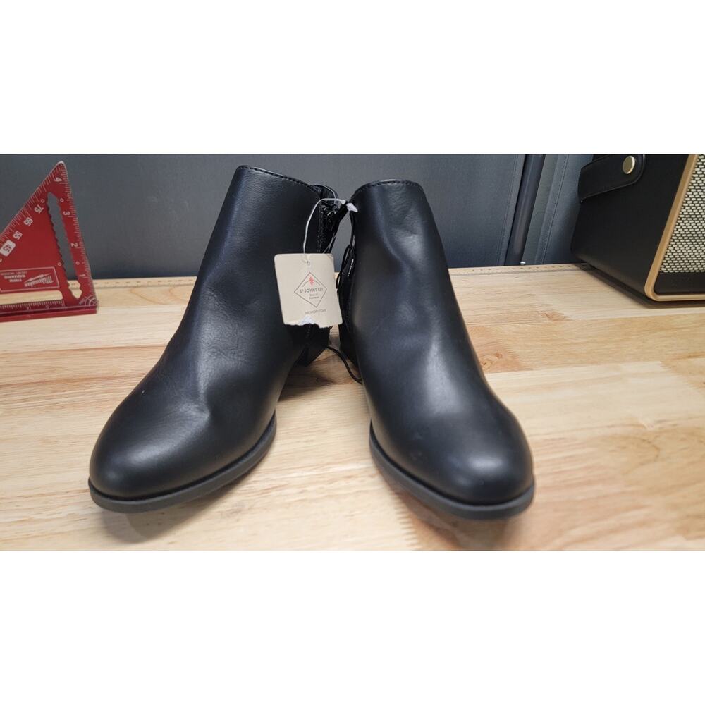 St. John's Bay Shoes Women's Size 5 Black Leather Ankle Zipper Boots